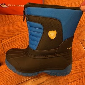 NWT Toddler Boys Size 11 Winter Boots